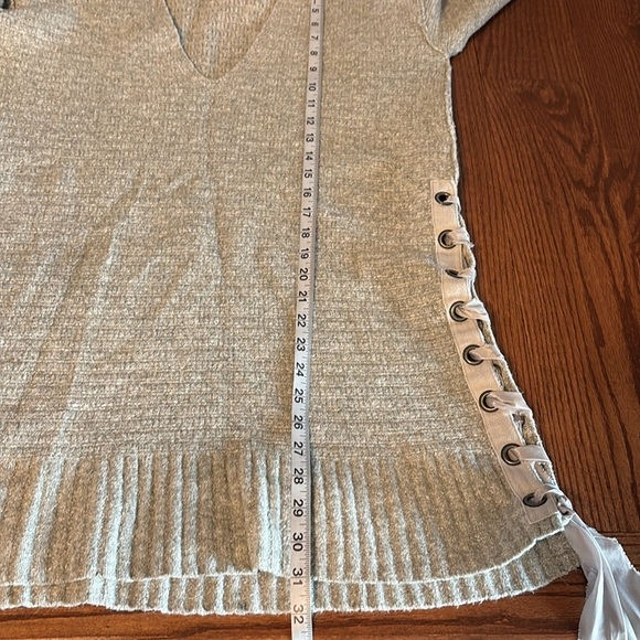 Free People heart it lace up side cozy sweater deep V oversized XS gray - Picture 11 of 15